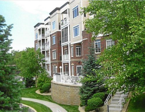 apt-208-8200 W 33rd St, Saint Louis Park, MN, 55426-3889 | Card Image
