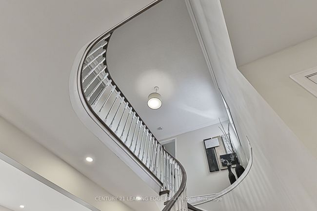 724 Barnes Cres, House other with 5 bedrooms, 4 bathrooms and 6 parking in Oshawa ON | Image 20
