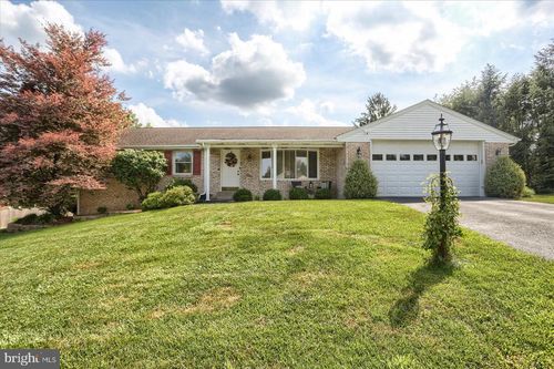 1009 Copper Creek Dr, Mechanicsburg, PA, 17050-1953 | Card Image