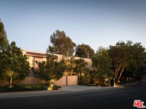 1480 Capri Dr, Pacific Palisades, CA, 90272-2705 | Card Image