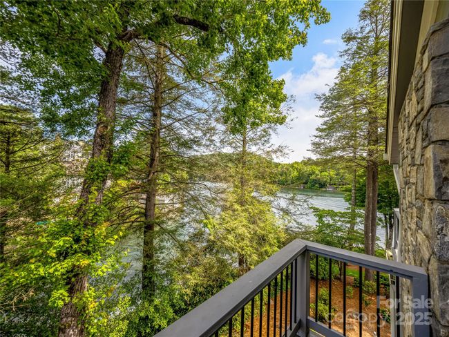 66 Country Club Village Drive, Condo with 3 bedrooms, 3 bathrooms and null parking in Lake Toxaway NC | Image 18