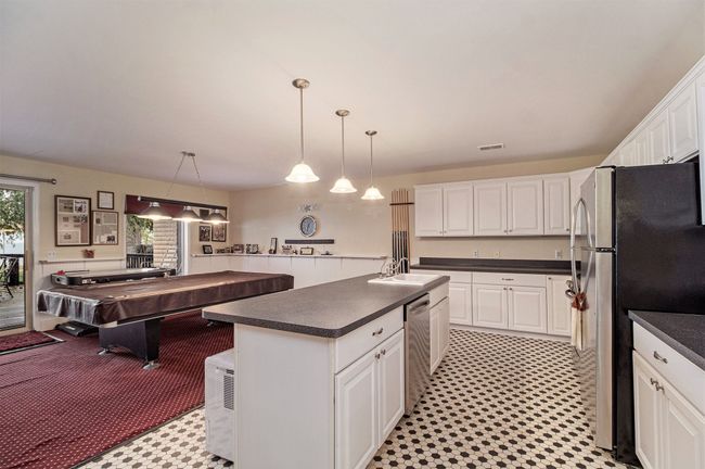 lower level kitchen | Image 15