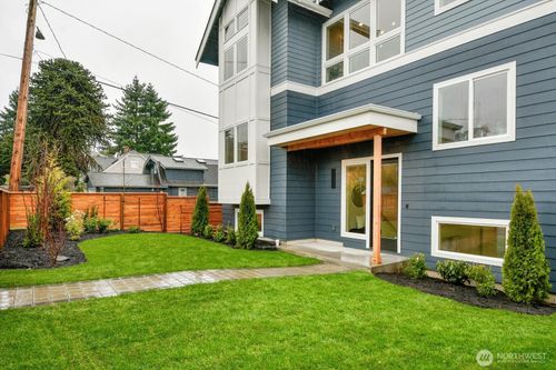 6357 38th Ave Sw, Seattle, WA, 98126-3025 | Card Image