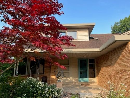 8551 N Point Dr, Fox Point, WI, 53217 | Card Image