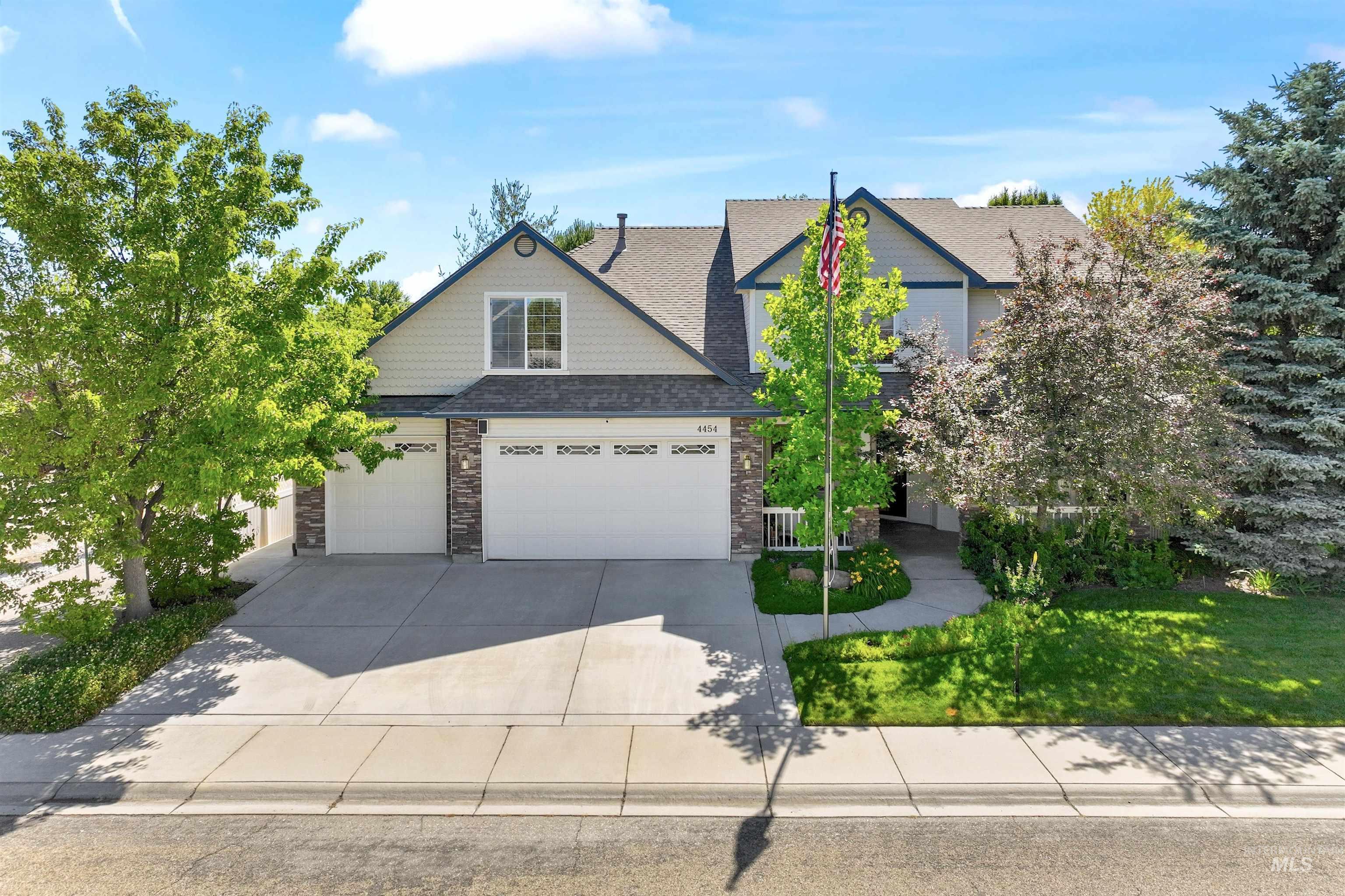 Station Ave, Meridian, ID 83646