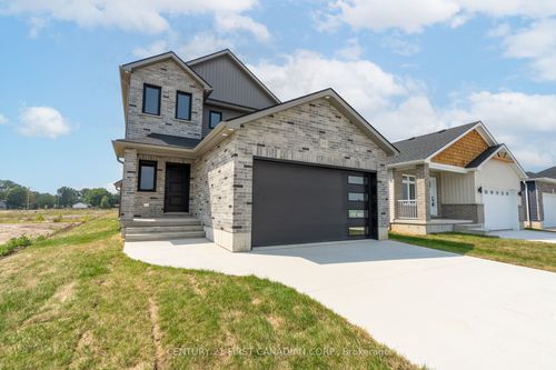 25 Sheldabren St, Ailsa Craig, ON, N0M1A0 | Card Image