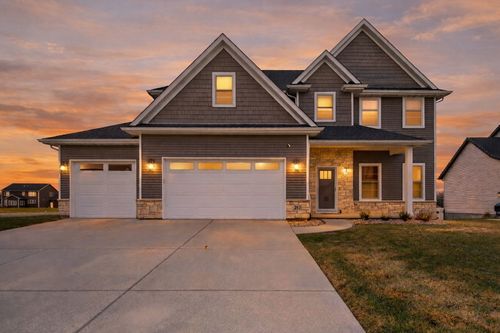 317 Madison Dr, Riverdale, IA, 52722-4891 | Card Image