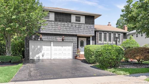 20 Acorn Ln, Plainview, NY, 11803-1902 | Card Image