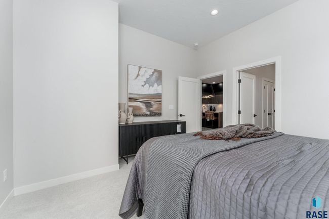 108 N Bryggen Pl, Townhouse with 3 bedrooms, 3 bathrooms and null parking in Sioux Falls SD | Image 12