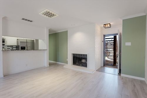 apt-1011-1909 Cloisters Dr, Arlington, TX, 76011-8886 | Card Image