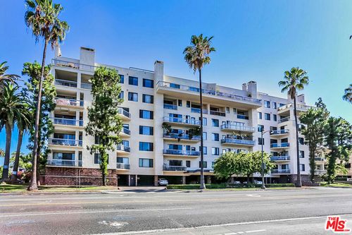705-4460 Wilshire Blvd, Los Angeles, CA, 90010-3734 | Card Image
