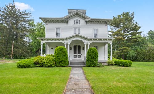 4 Main St, Willimantic, CT, 06226-2925 | Card Image