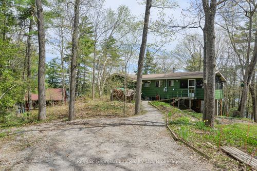 214 Trans Canada Bay Rd, Port Severn, ON, L0K1S0 | Card Image