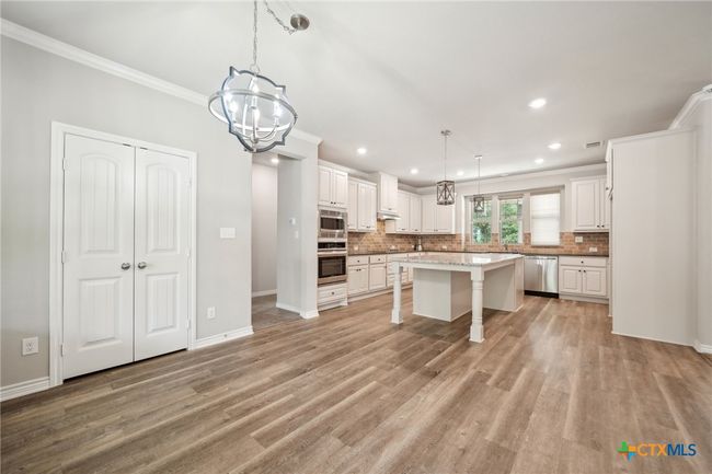 4049 Hickory Forrest Dr, Home with 3 bedrooms, 3 bathrooms and null parking in Seguin TX | Image 9