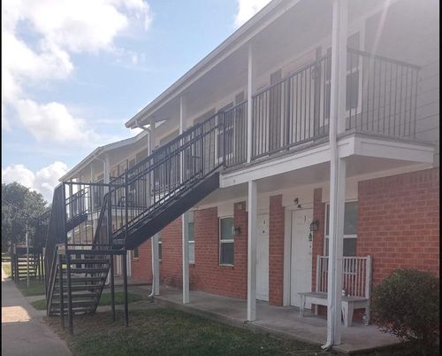 516 Laredo St, Navasota, TX, 77868-2081 | Card Image
