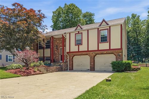 2606 Northam Cir Nw, North Canton, OH, 44720-5717 | Card Image