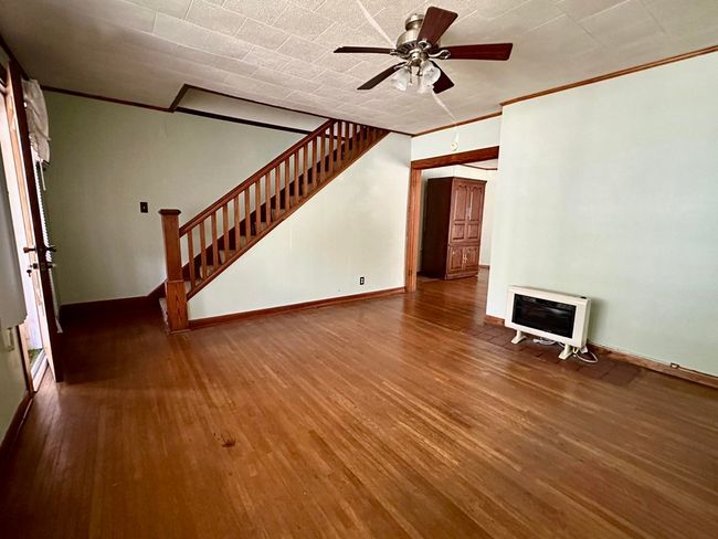228 Main St, Home with 3 bedrooms, 2 bathrooms and null parking in Hinton WV | Image 17