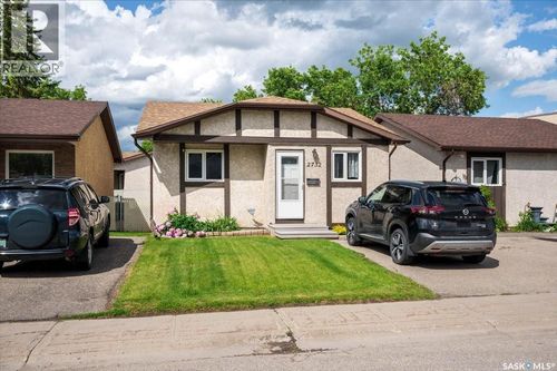 2732 Shooter Dr E, Regina, SK, S4V0Y7 | Card Image