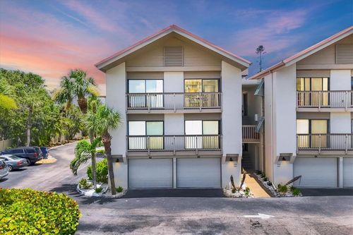 c205-1093 Lake House Cir, SARASOTA, FL, 34242-1841 | Card Image