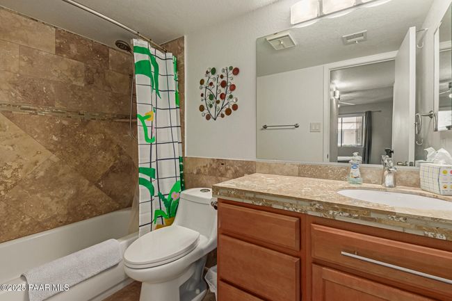 Bathroom 1 | Image 11