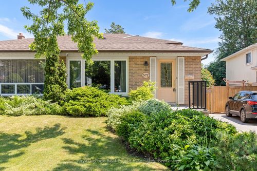 572 Tedwyn Dr, Mississauga, ON, L5A1J9 | Card Image
