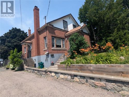 251 D'Youville St, Sudbury, ON, P3C5G1 | Card Image