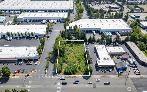 8425 S 216th St, Kent, WA, 98032-1918 | Card Image