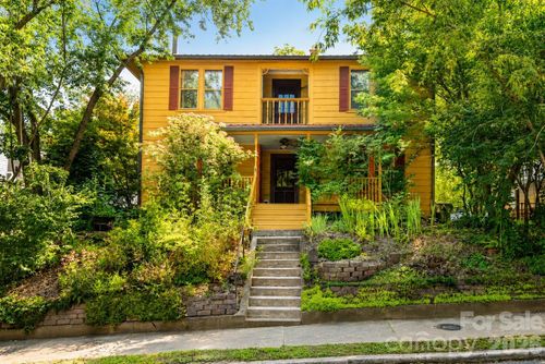 3 Woodlawn Ave, Asheville, NC, 28801-2219 | Card Image
