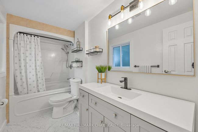 46 Farmingdale Cres, House other with 4 bedrooms, 2 bathrooms and 4 parking in Barrie ON | Image 16