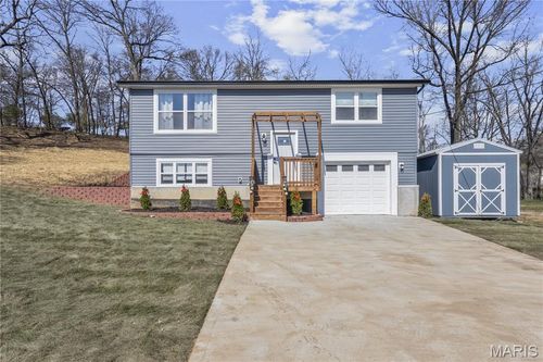 902 Forest Ave, Valley Park, MO, 63088-1423 | Card Image