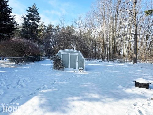 205 Hastings St, Corunna, MI, 48817-1221 | Card Image