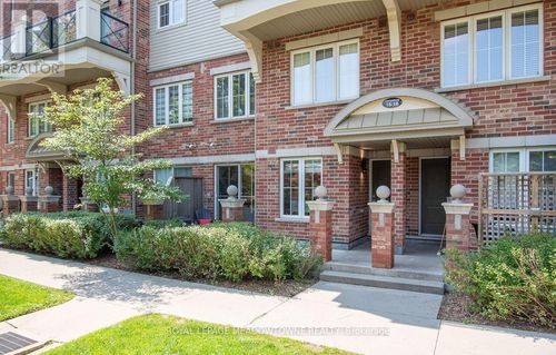 15-2563 6th Line, Oakville, ON, L6H0H7 | Card Image