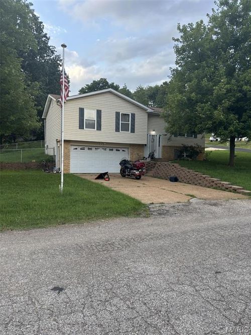 1891 Waybridge Ln, Fenton, MO, 63026-5441 | Card Image