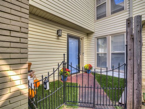 11372-11372 Benttree Cir, Oklahoma City, OK, 73120-6633 | Card Image