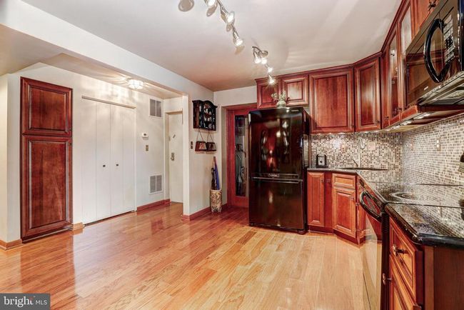 APT-102 - 1 Lucan Ct, Condo with 2 bedrooms, 2 bathrooms and null parking in LUTHERVILLE TIMONIUM MD | Image 5