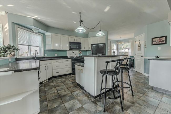635 Park Ave, House other with 3 bedrooms, 2 bathrooms and 8 parking in Nanaimo BC | Image 6