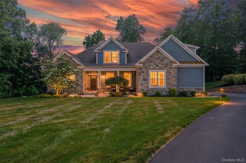 35 Briarwood Ln, New Windsor, NY, 12553-4944 | Card Image