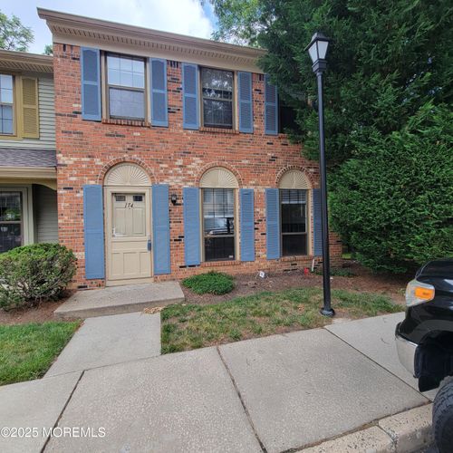 174 Edinburgh Ct, Aberdeen, NJ, 07747-1868 | Card Image