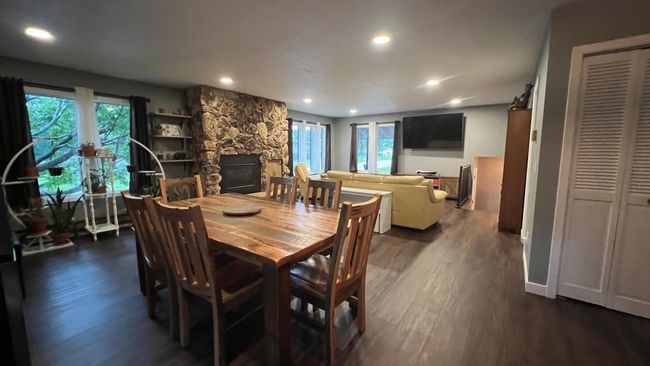 LVP flooring throughout | Image 4