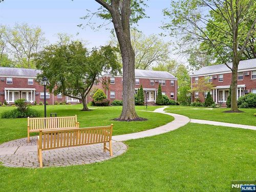 72 Lakeview Ave, Leonia, NJ, 07605-2108 | Card Image