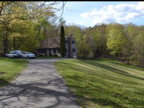 640 Main Rd, Granville, MA, 01034-9795 | Card Image