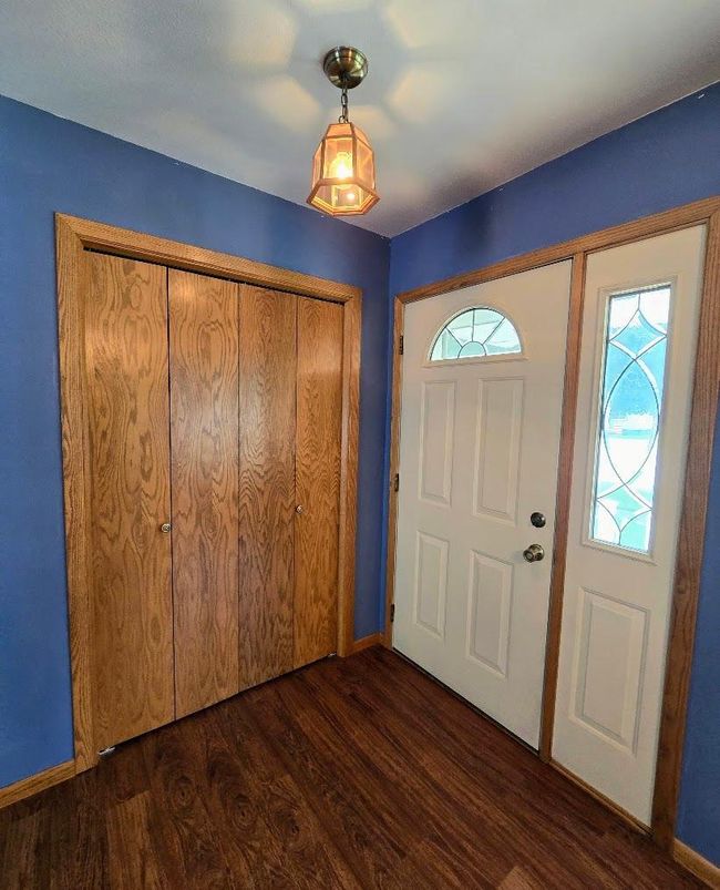 Front door access with coat closet | Image 10