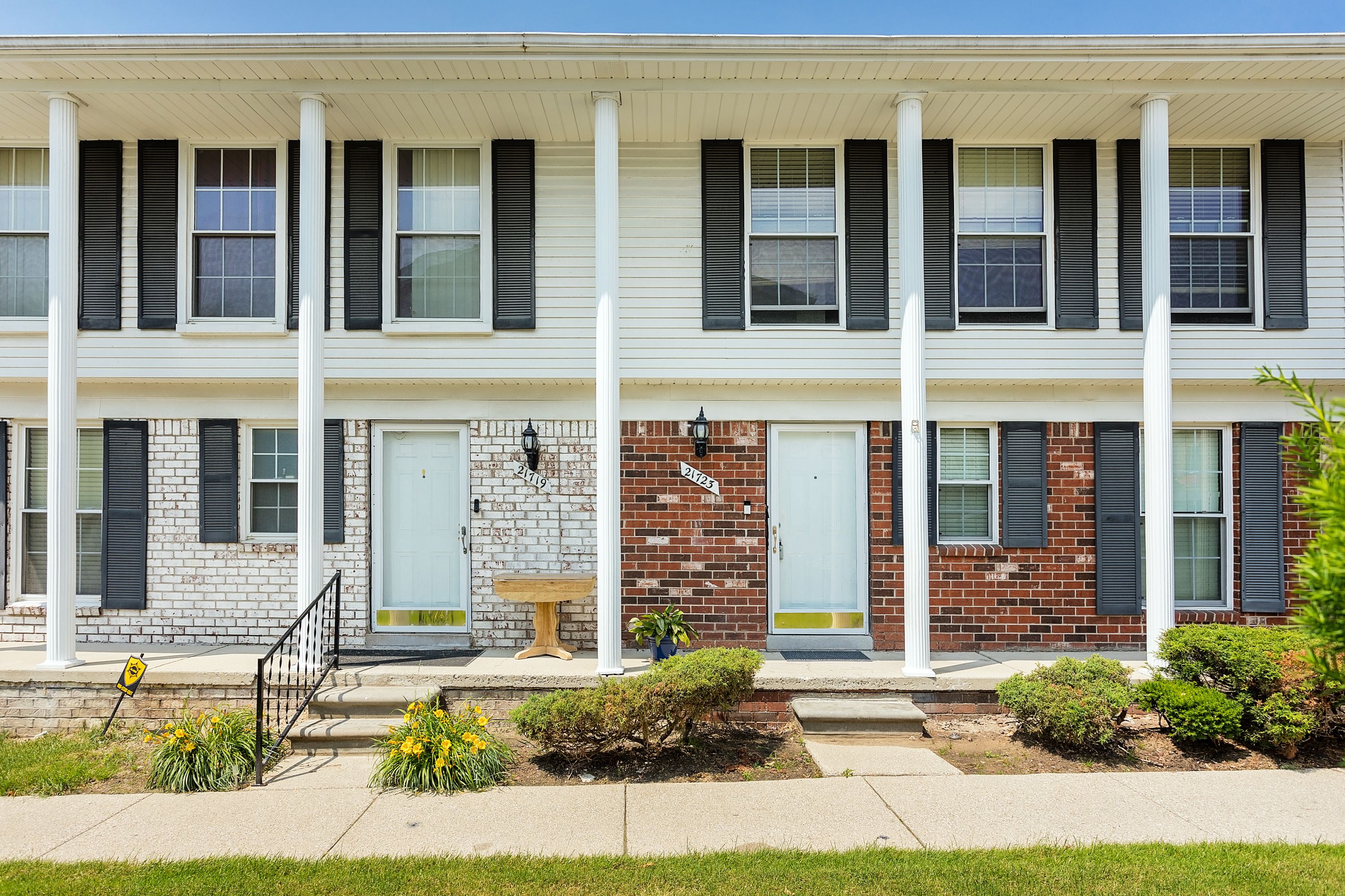 Hidden Rivers Dr, Southfield, MI 48075