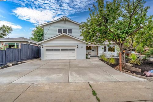 1247 Columbus Ave, Livermore, CA, 94550-5525 | Card Image