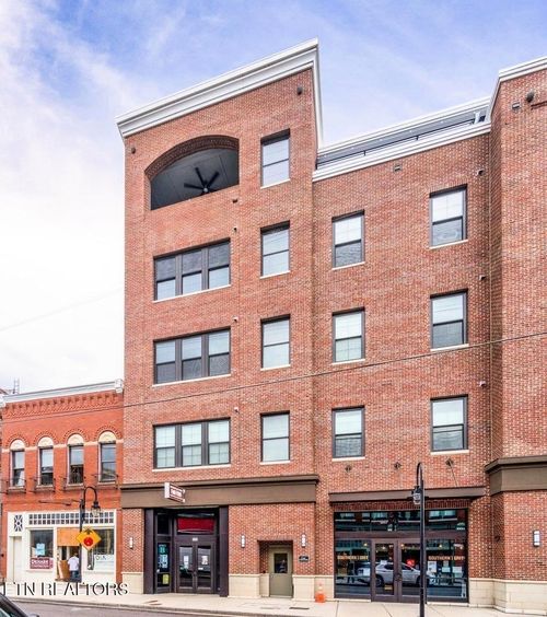 200-115 Willow Ave, Knoxville, TN, 37915-1013 | Card Image