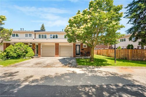 5275 Banting Crt, Burlington, ON, L7L2Z4 | Card Image