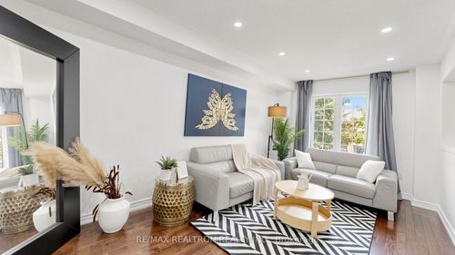 88 Banbrooke Cres, Newmarket, ON, L3X2W9 | Card Image