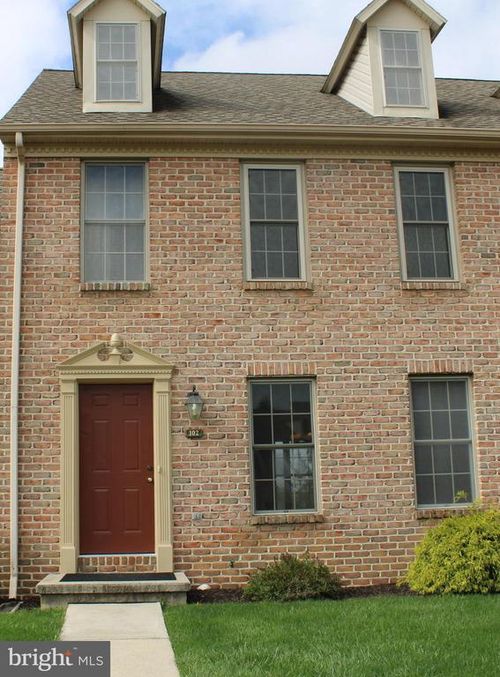 102 Weatherburn Dr, YORK, PA, 17402-7770 | Card Image