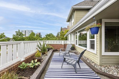 7-240 E Keith Rd, North Vancouver, BC, V7L1V5 | Card Image