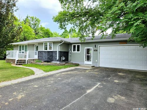 404 Manor St, Arcola, SK, S0C | Card Image